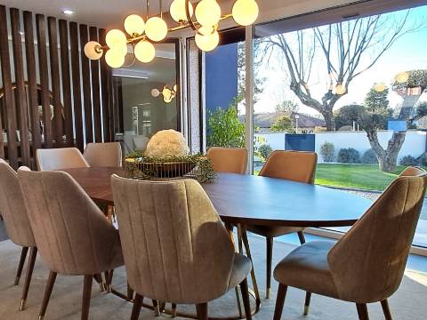 Moradia T5 de Luxo, Piscina e Jardim