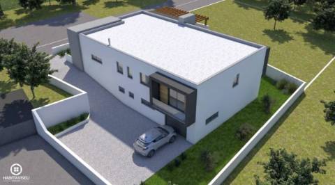 Moradia T4 a 5MIN do Palácio do Gelo, São João de Lourosa, Viseu.