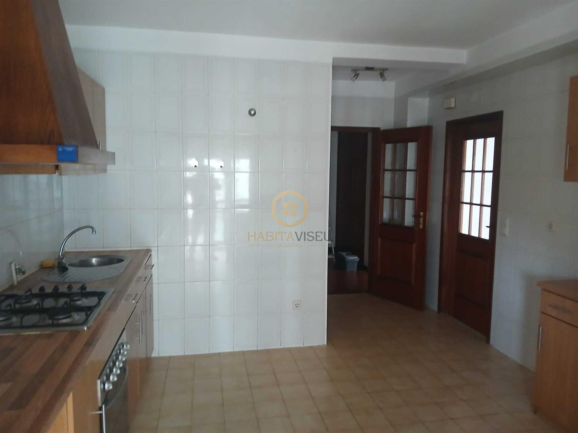 Apartamento T3 Arrendamento em Viseu,Viseu