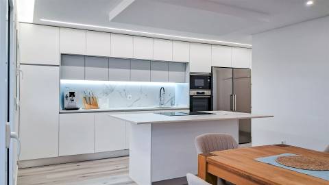 Apartamento T4 Venda em Repeses e São Salvador,Viseu