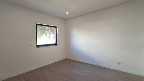 Apartamento T2 Arrendamento em Ranhados,Viseu