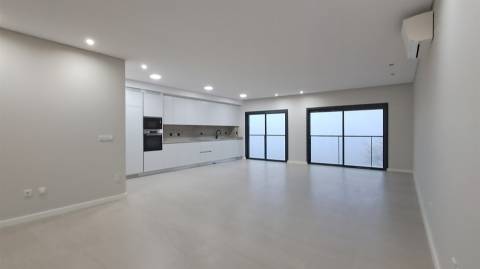 Apartamento T4 Venda em Repeses e São Salvador,Viseu