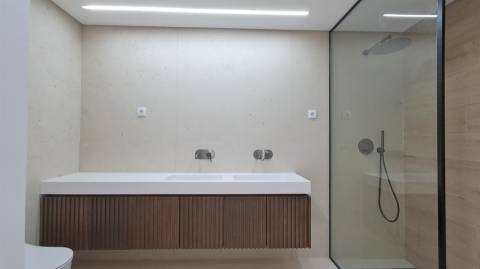 Apartamento T4 Venda em Repeses e São Salvador,Viseu