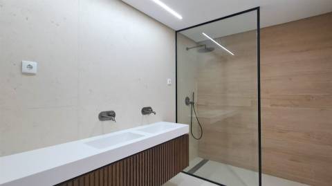 Apartamento T4 Venda em Repeses e São Salvador,Viseu