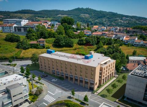 Apartamento T1 a 2 minutos da Universidade do Minho - Guimarães com Garagem e Cozinha Equipada e