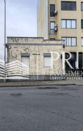 VENDE-SE CASA LECA DA PALMEIRA