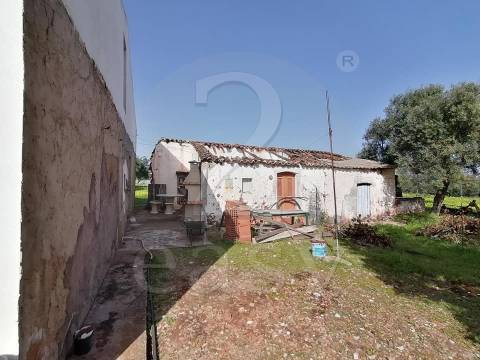 Moradia c/7 divisões p/ remodelar, Terreno 4440m2,  Altura, Algarve