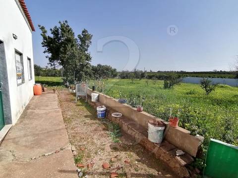Moradia c/7 divisões p/ remodelar, Terreno 4440m2,  Altura, Algarve