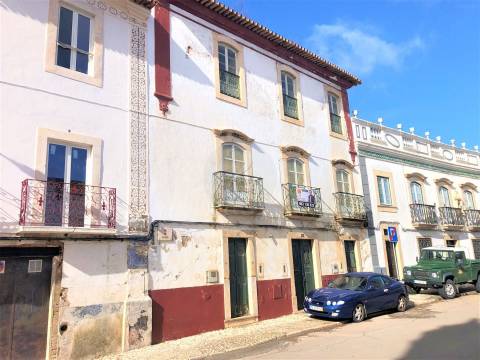 Investimento Alentejo: Casa Senhorial, c/3 pisos e jardim