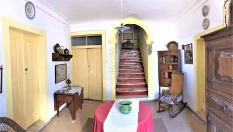 Investimento Alentejo: Casa Senhorial, c/3 pisos e jardim