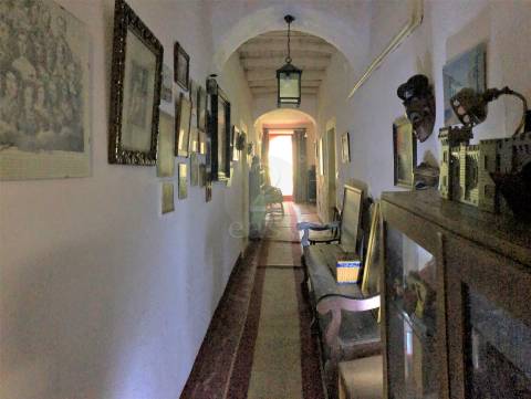 Investimento Alentejo: Casa Senhorial, c/3 pisos e jardim