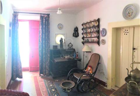 Investimento Alentejo: Casa Senhorial, c/3 pisos e jardim