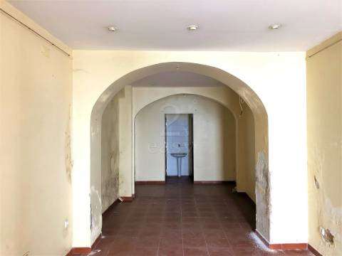 Investimento Alentejo: Casa Senhorial, c/3 pisos e jardim
