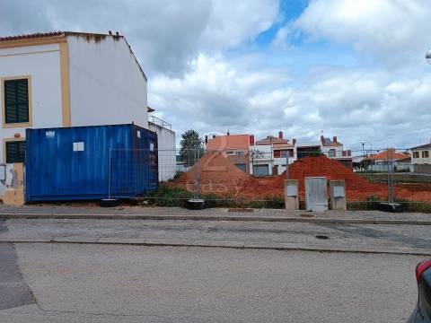 Terreno Urbano com 206.85m2, Alvalade, Santiago do Cacém