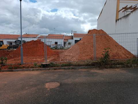 Terreno Urbano com 206.85m2, Alvalade, Santiago do Cacém