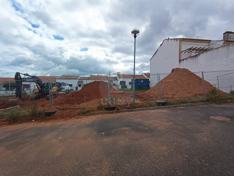 Terreno Urbano com 206.85m2, Alvalade, Santiago do Cacém