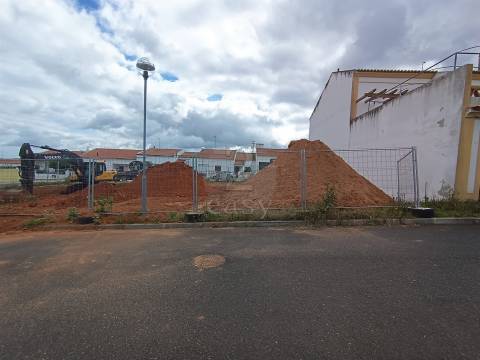 Terreno Urbano com 206.85m2, Alvalade, Santiago do Cacém