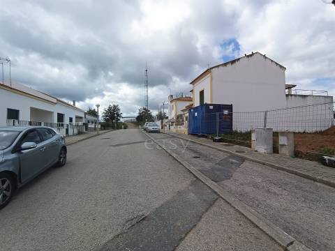 Terreno Urbano com 206.85m2, Alvalade, Santiago do Cacém