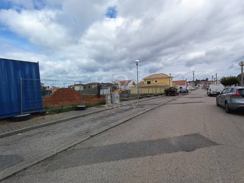 Terreno Urbano com 206.85m2, Alvalade, Santiago do Cacém