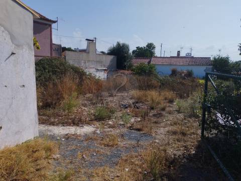 Moradia Térrea para recuperar em terreno de 600m2, Arealão, Santiago do Cacém