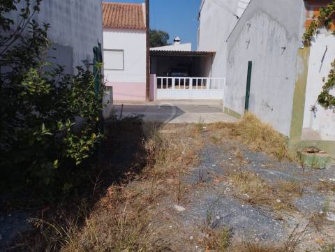 Moradia Térrea para recuperar em terreno de 600m2, Arealão, Santiago do Cacém