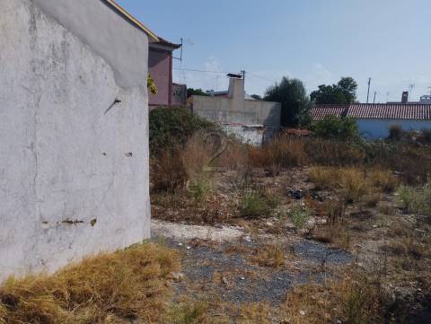 Moradia Térrea para recuperar em terreno de 600m2, Arealão, Santiago do Cacém