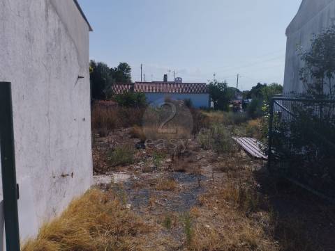 Moradia Térrea para recuperar em terreno de 600m2, Arealão, Santiago do Cacém
