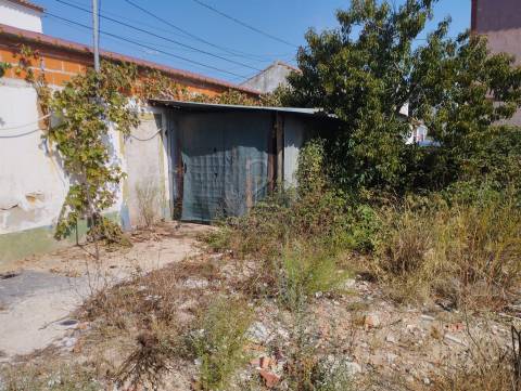 Moradia Térrea para recuperar em terreno de 600m2, Arealão, Santiago do Cacém