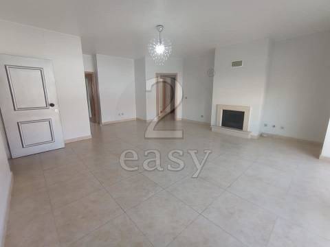 Apartamento T3 com Arrecadação e Garagem , Santiago do Cacem, Alentejo