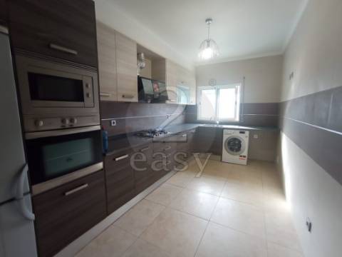 Apartamento T3 com Arrecadação e Garagem , Santiago do Cacem, Alentejo