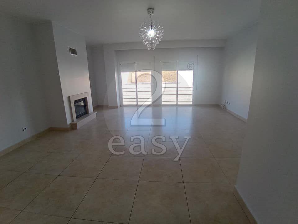 Apartamento T3 com Arrecadação e Garagem , Santiago do Cacem, Alentejo