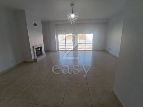 Apartamento T3 com Arrecadação e Garagem , Santiago do Cacem, Alentejo