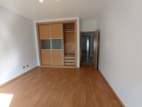 Apartamento T3 com Arrecadação e Garagem , Santiago do Cacem, Alentejo