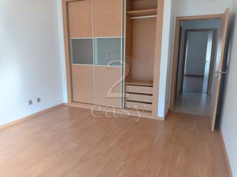 Apartamento T3 com Arrecadação e Garagem , Santiago do Cacem, Alentejo
