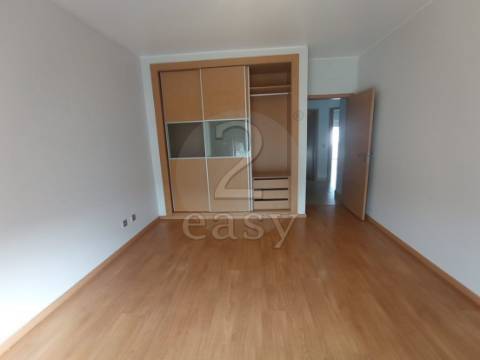 Apartamento T3 com Arrecadação e Garagem , Santiago do Cacem, Alentejo