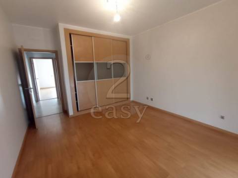 Apartamento T3 com Arrecadação e Garagem , Santiago do Cacem, Alentejo