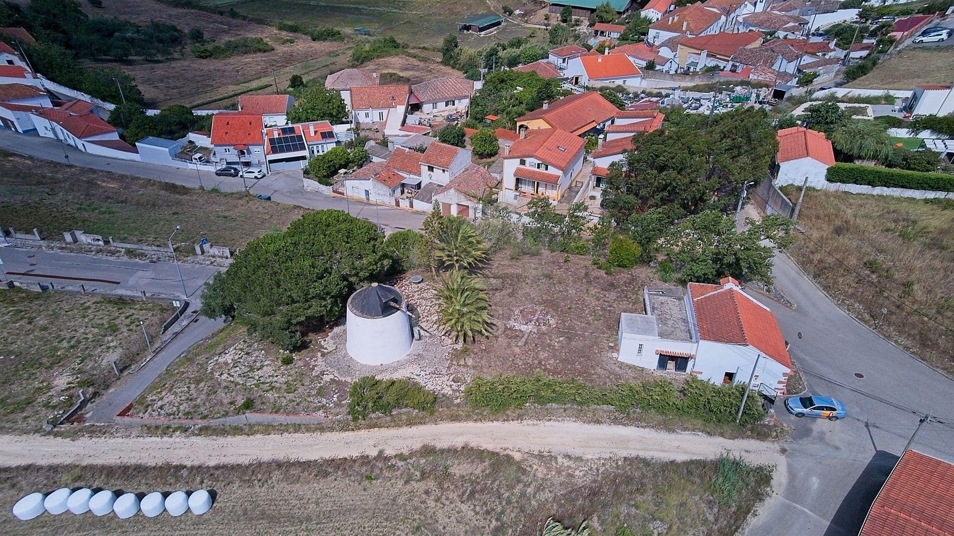 Moradia T1 com garagem e moinho, Pereiro de Palhacana, Alenquer