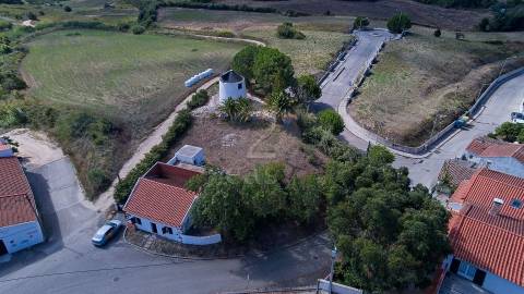 Moradia T1 com garagem e moinho, Pereiro de Palhacana, Alenquer