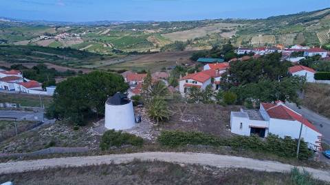 Moradia T1 com garagem e moinho, Pereiro de Palhacana, Alenquer