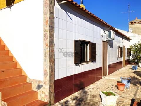 Quinta de Sonho no Alentejo: Água, Terreno Urbano e Localização Privilegiada, Borba