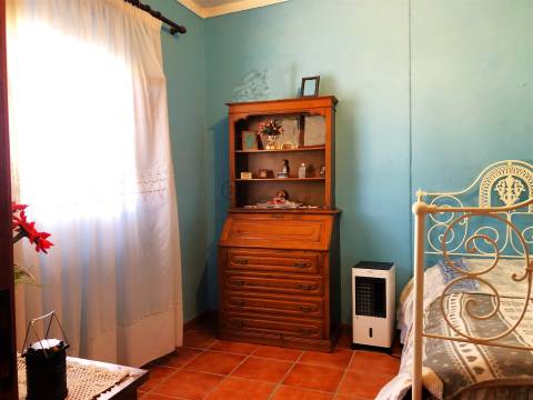 Quinta de Sonho no Alentejo: Água, Terreno Urbano e Localização Privilegiada, Borba