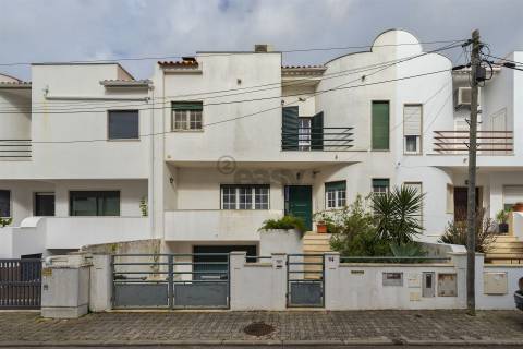 Moradia T5 com excelentes areas