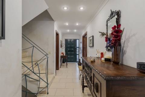 Moradia T5 com excelentes areas