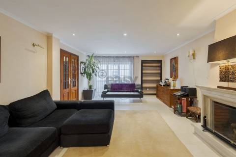 Moradia T5 com excelentes areas