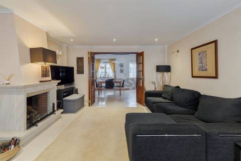 Moradia T5 com excelentes areas