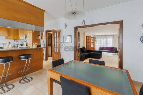 Moradia T5 com excelentes areas