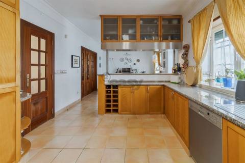 Moradia T5 com excelentes areas