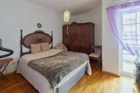 Moradia T5 com excelentes areas