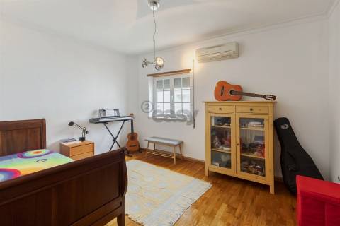 Moradia T5 com excelentes areas