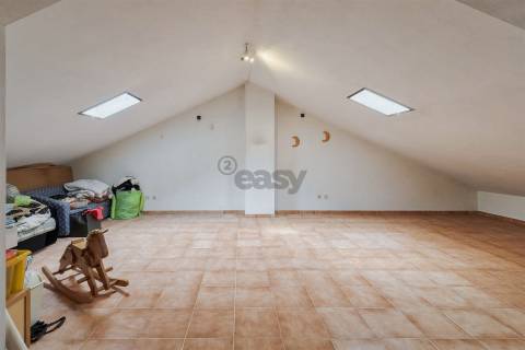 Moradia T5 com excelentes areas